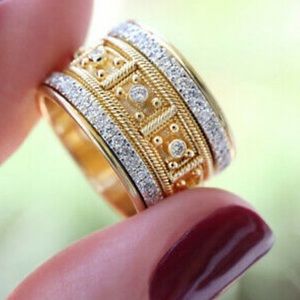 New 18k gold plated Luxury Band Ring
